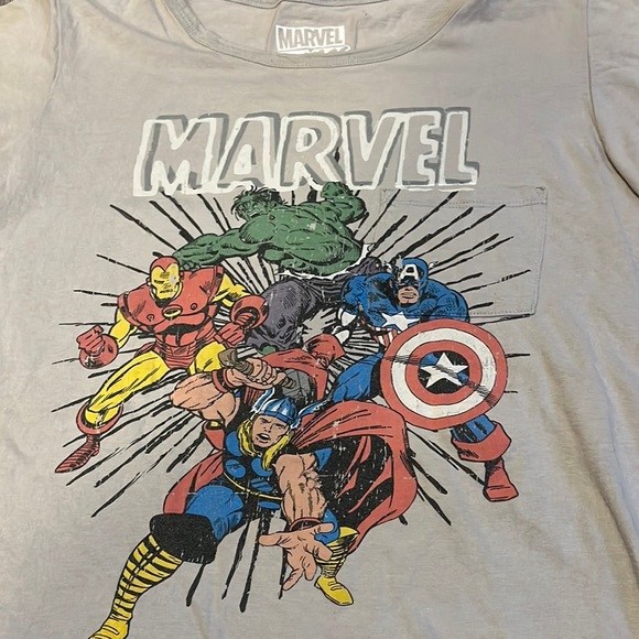 Marvel T-shirt | Adult M - Picture 2 of 3